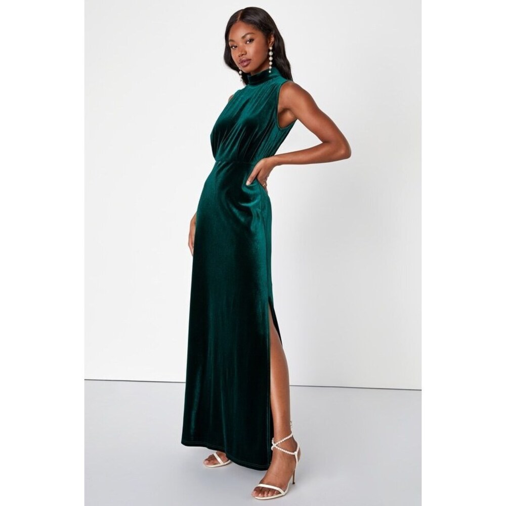 Classic Elegance Emerald Velvet Sleeveless Mock Neck Maxi Dress